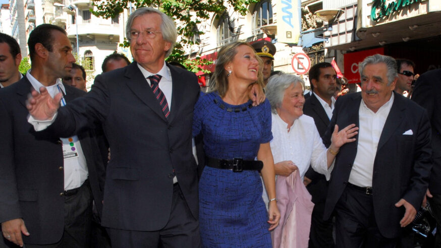 Danilo Astori, Claudia Hugo, Lucía Topolansky y José Mujica. Foto: Presidencia Uruguay.