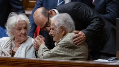 Sebastián Valdomir junto a José Mujica. Inicio de legislatura, febrero de 2025. Foto MPP.