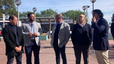 Juan Gorosterrazú junto a nuevas autoridades del Hospital de Paysandú ASSE. Foto Facebook de Juan Gorosterrazú.