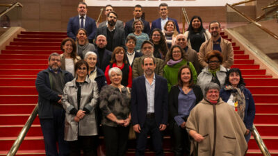 Sol Maneiro, autoridades y representantes de organizaciones sociales participantes del Diálogo Social. Foto MPP.